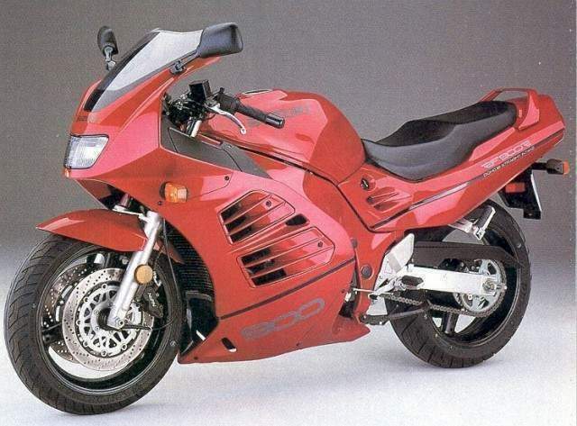 Suzuki RF 900 94  3.jpg